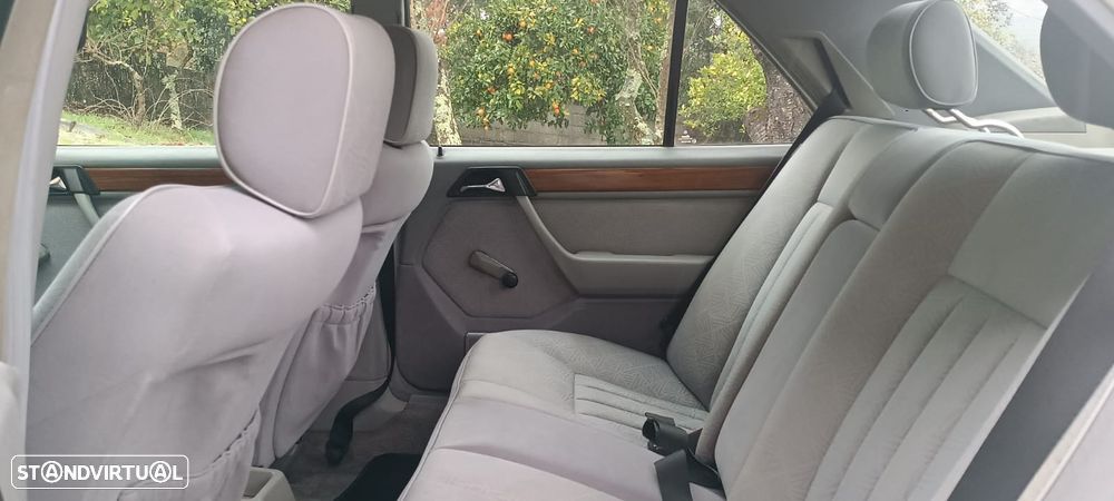 Mercedes-Benz E 200 D - 7