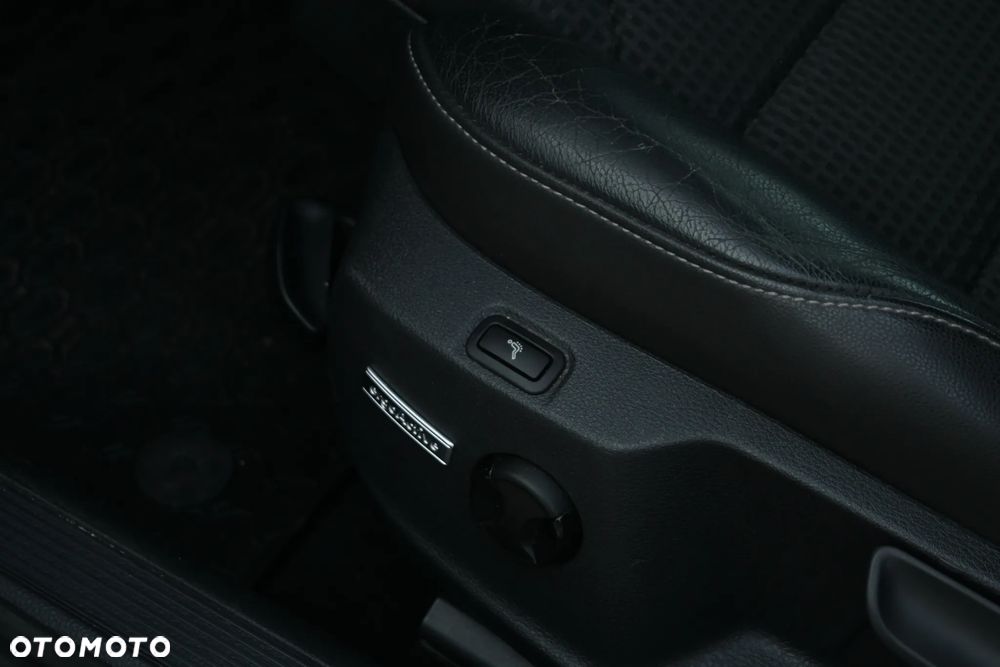 Volkswagen Golf 2.0 TDI BMT Highline DSG - 38
