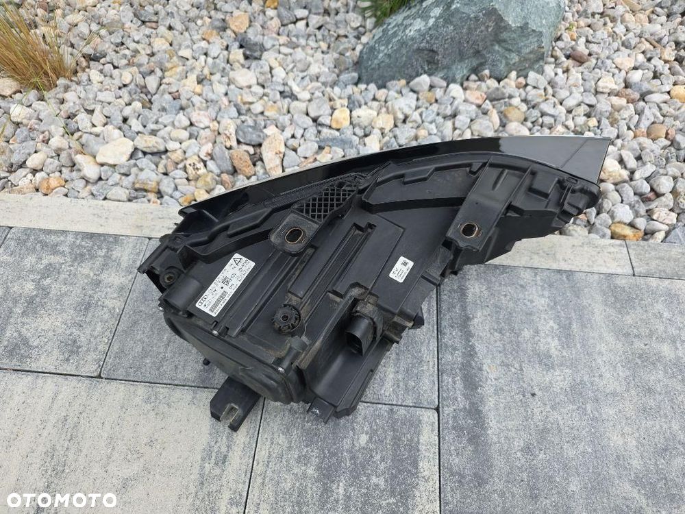 AUDI Q3 RSQ3 8U0 LIFT Lampa lewa przód Full Led Dynamic 8U0941033 2016 - 8
