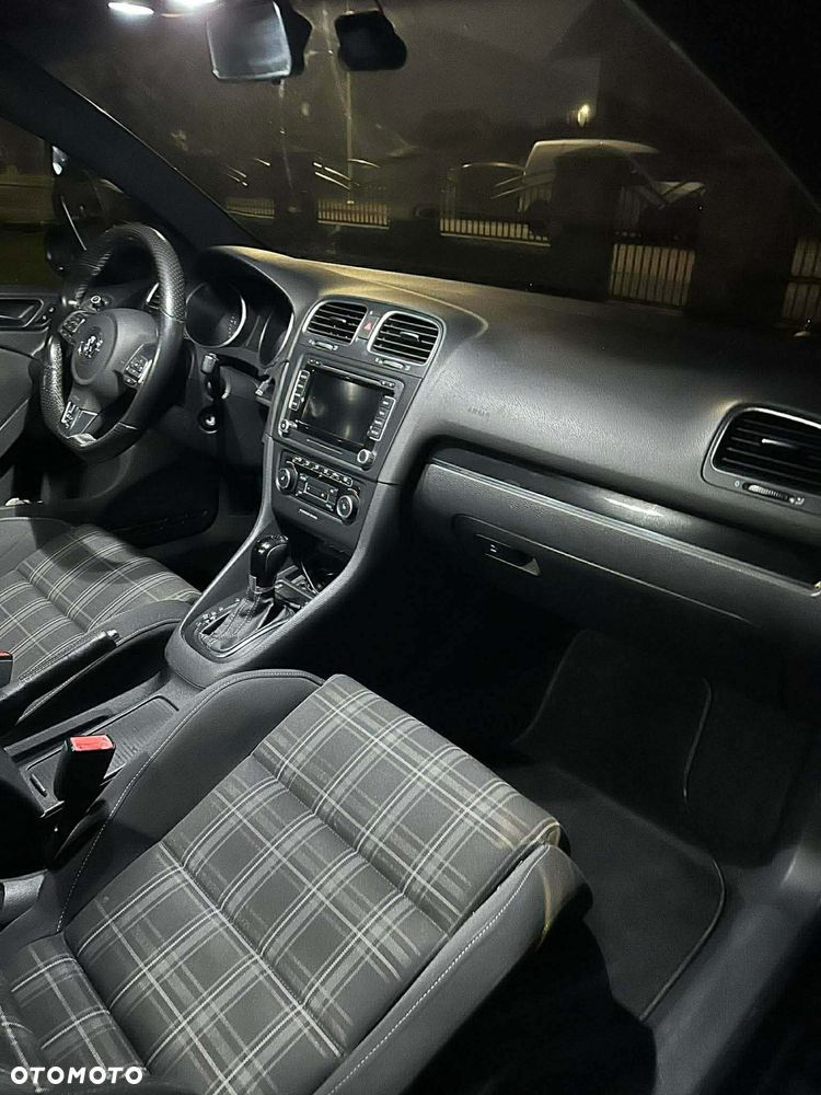 Volkswagen Golf - 16
