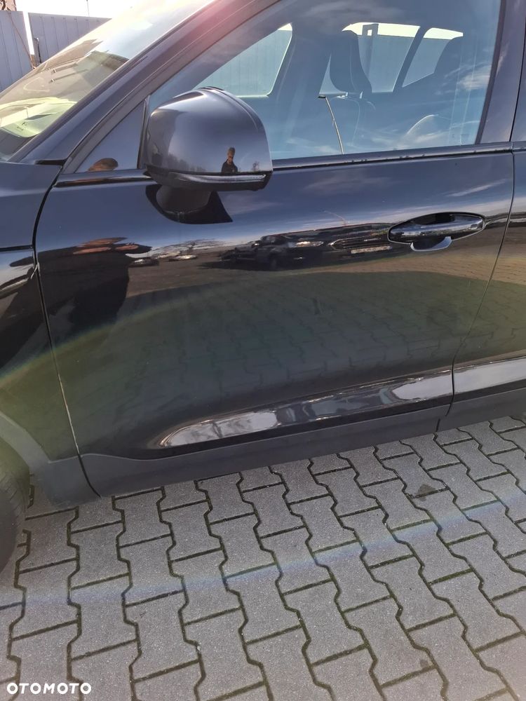 Volvo XC40 zderzak tyl kod lakieru 019 - 7