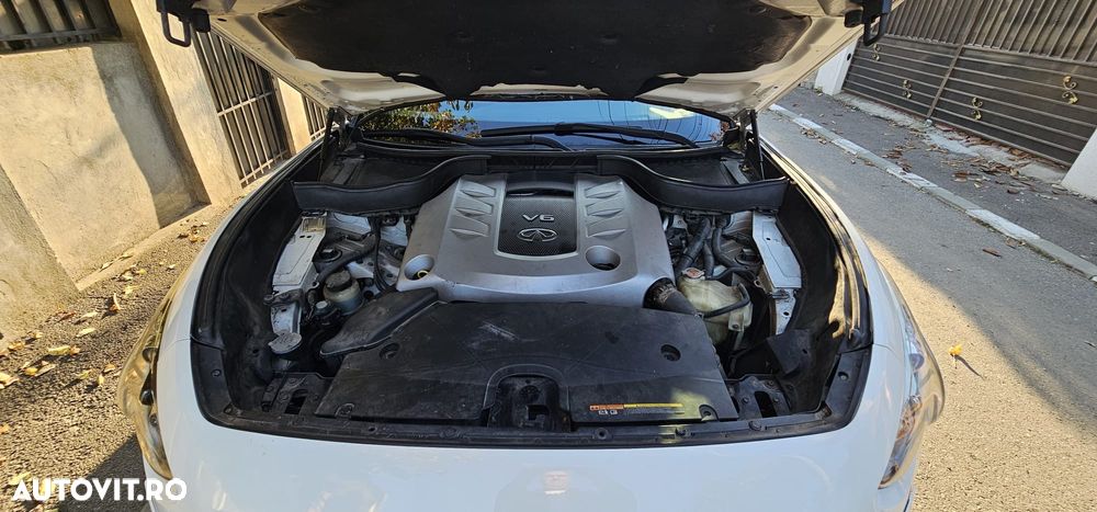 Infiniti FX 30 FX30d 3.0d V6 GT Premium AWD - 6