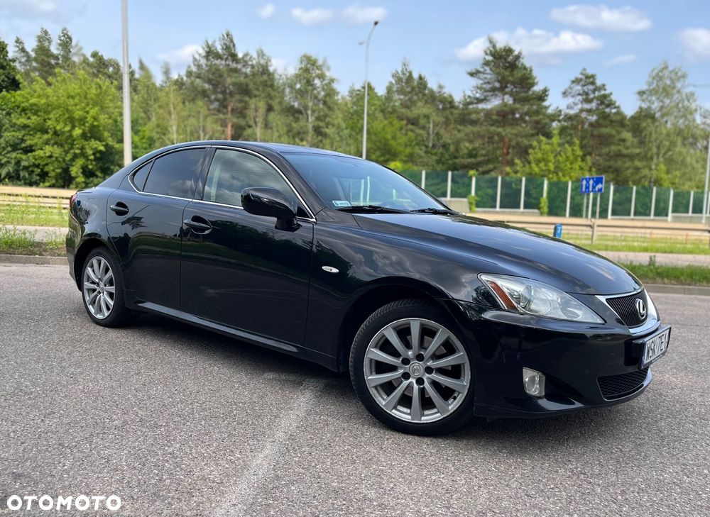 Lexus IS