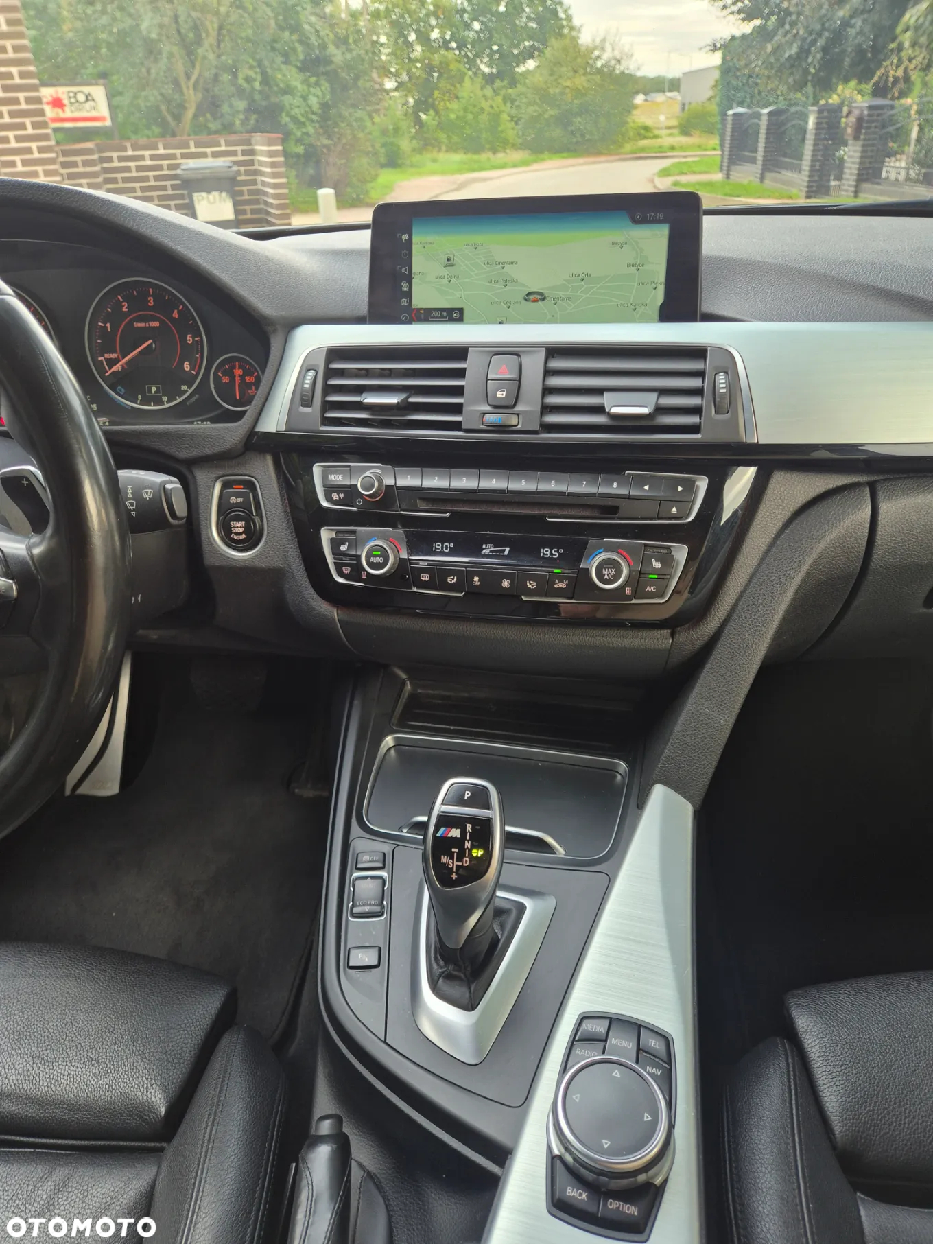 BMW Seria 3 320d Touring Edition M Sport Shadow - 10