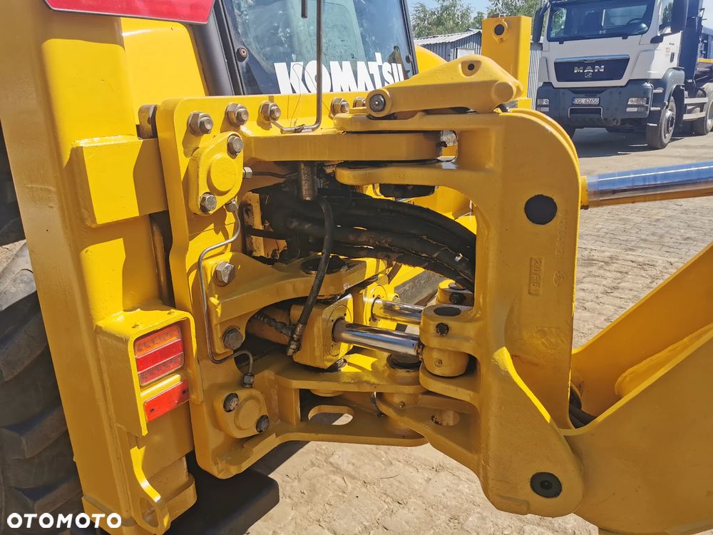 Komatsu WB97S-2 - 16