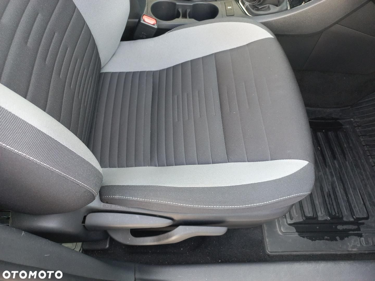 Toyota Auris - 13