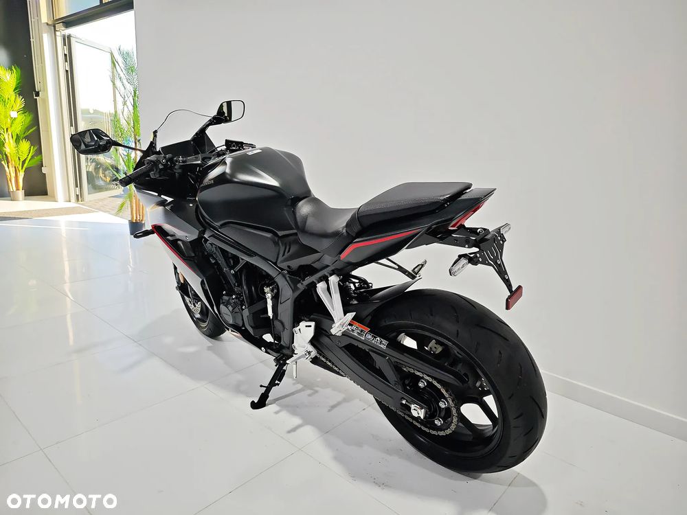 Honda CBR - 17