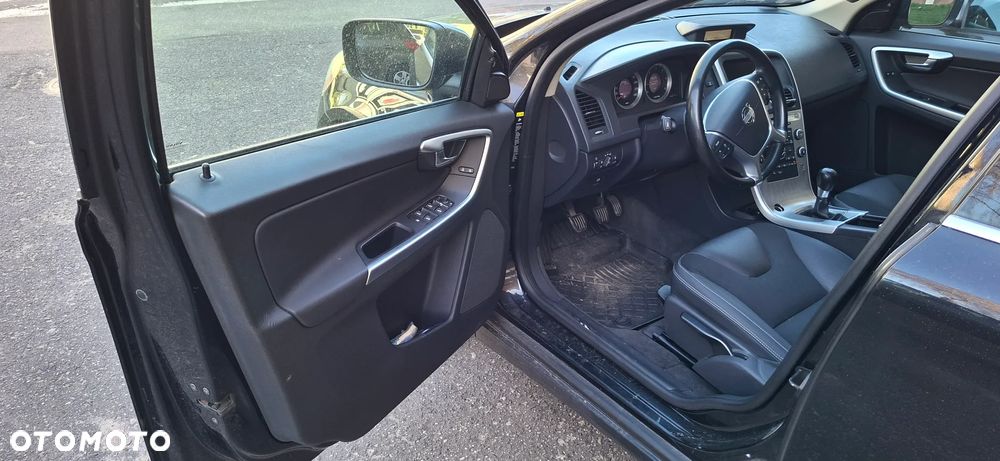 Volvo XC 60 D5 AWD Momentum - 16