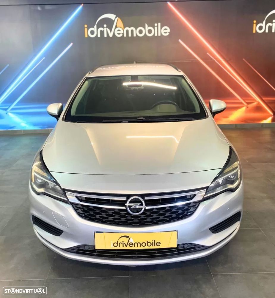 Opel Astra Sports Tourer - 12