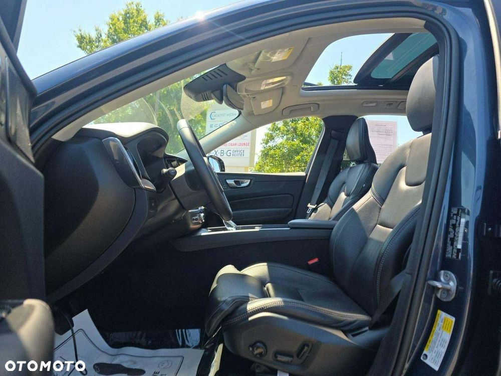 Volvo XC 60 B5 B AWD Ultimate Dark - 5