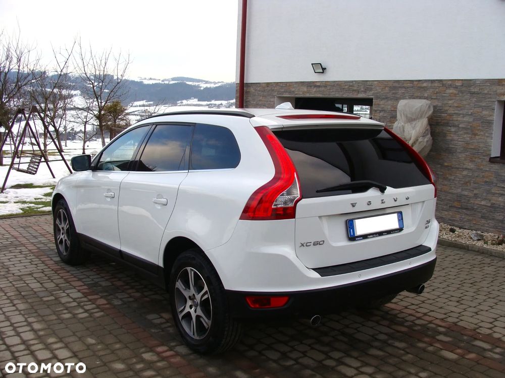 Volvo XC 60 D5 AWD Momentum - 13