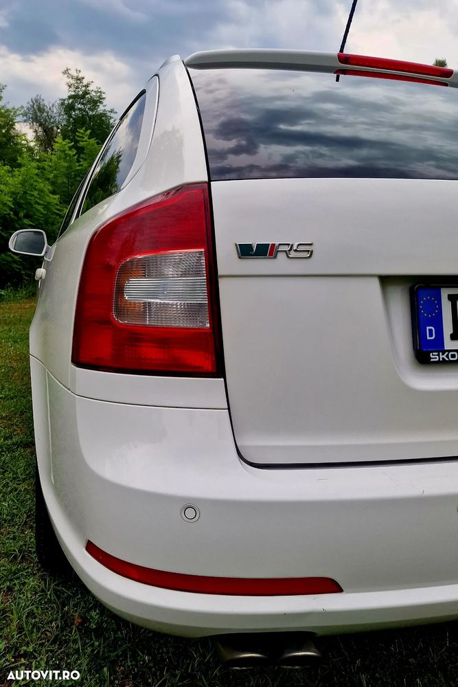 Skoda Octavia 2.0 TDI CR DPF RS - 26