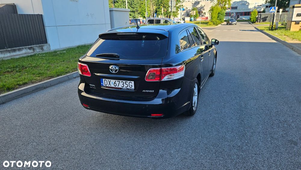 Toyota Avensis - 11
