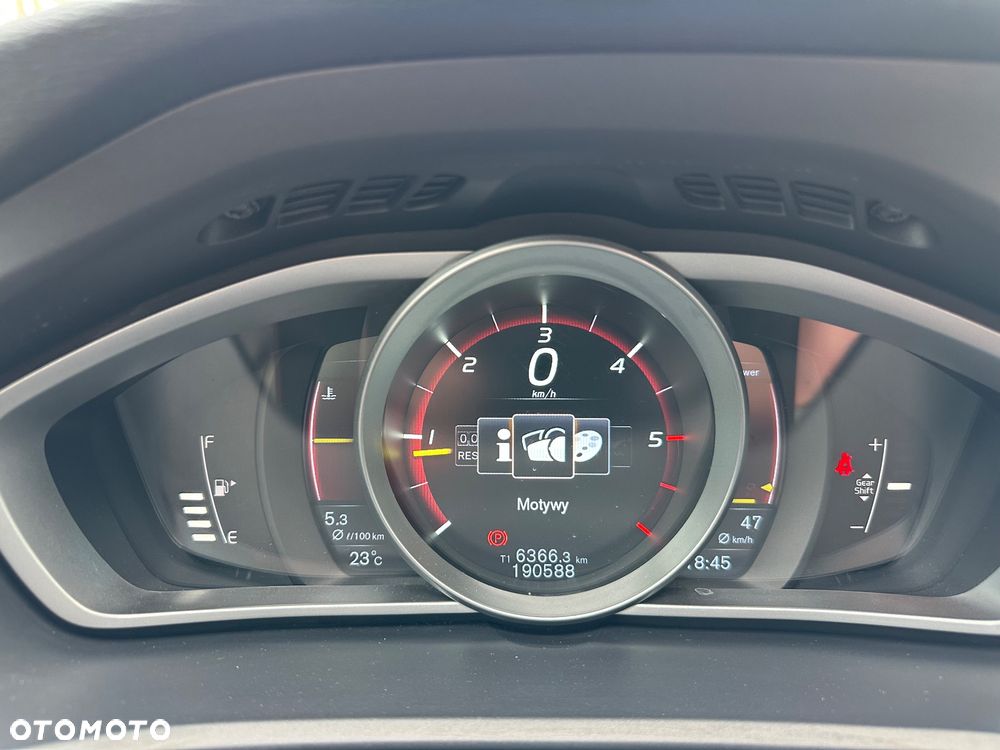 Volvo V40 D2 Momentum - 26