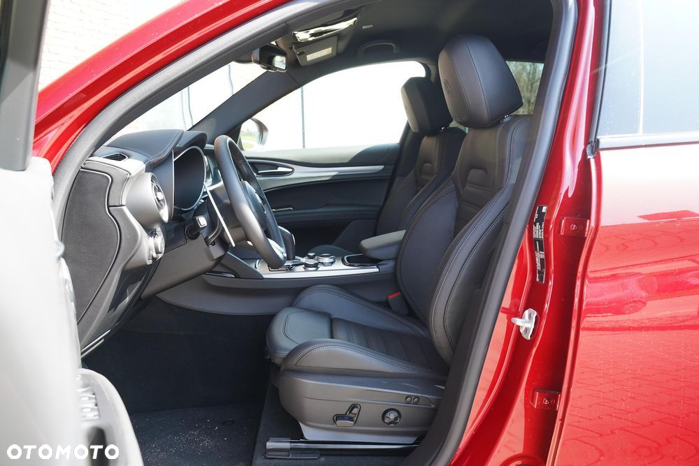 Alfa Romeo Stelvio 2.0 Turbo Veloce Q4 - 12