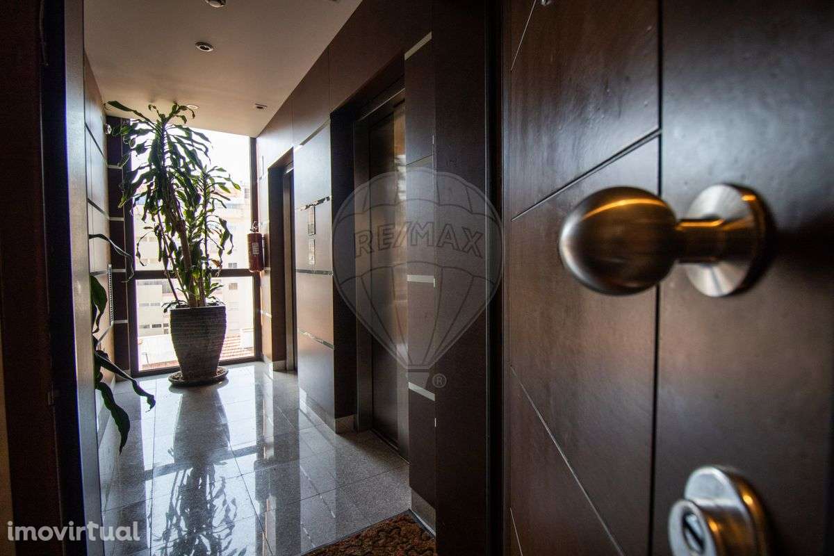 Apartamento T4 para venda - Grande imagem: 3/49