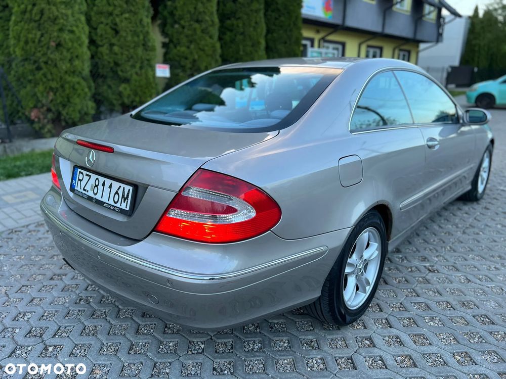 Mercedes-Benz CLK - 27