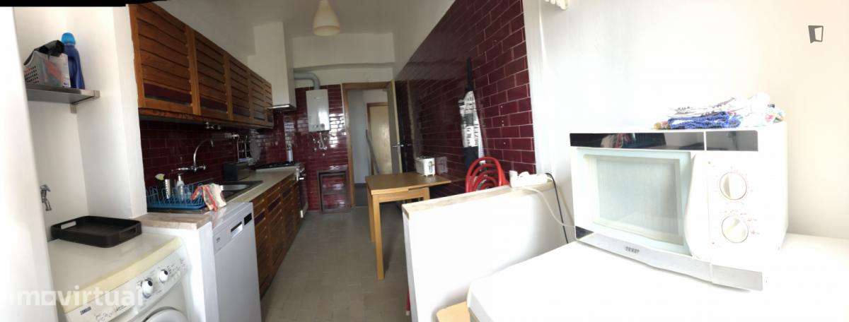 Quarto - localizado em Olaias Lisbon - Grande imagem: 3/14