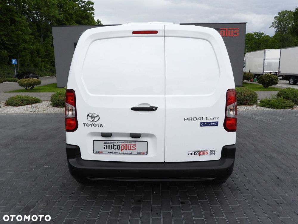 Toyota PROACE CITY  FURGON CHŁODNIA  -15*C ZASILANIE 230V TEMPOMAT KLIMATYZACJA  100KM - 12
