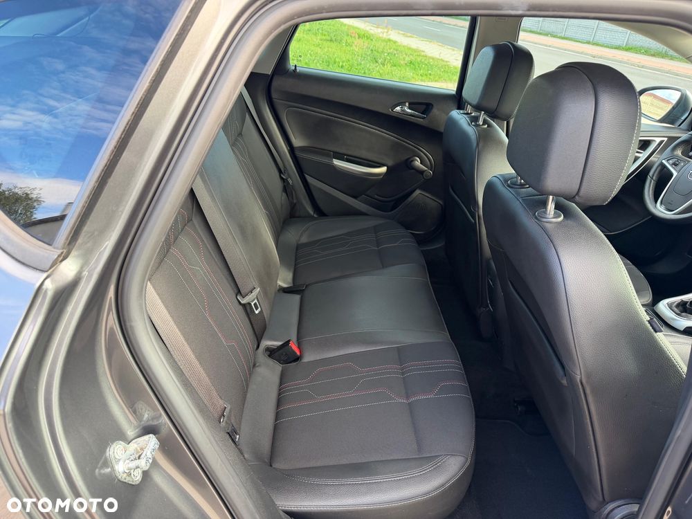 Opel Astra 1.4 Turbo ecoFLEX Start/Stop 150 Jahre - 28