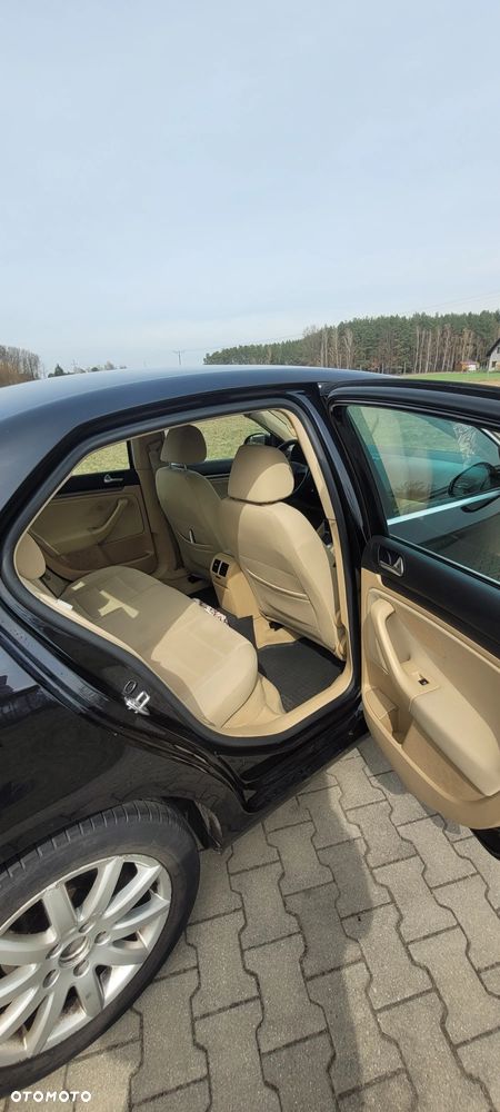 Volkswagen Jetta 2.0 TDI DSG Comfortline - 10