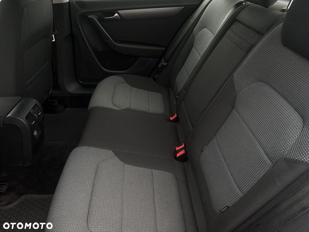 Volkswagen Passat 1.4 TSI BMT Comfortline - 11