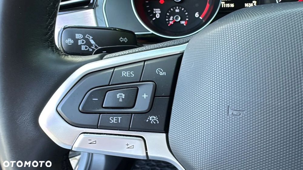 Volkswagen Passat Variant 2.0 TDI EVO Elegance DSG - 23