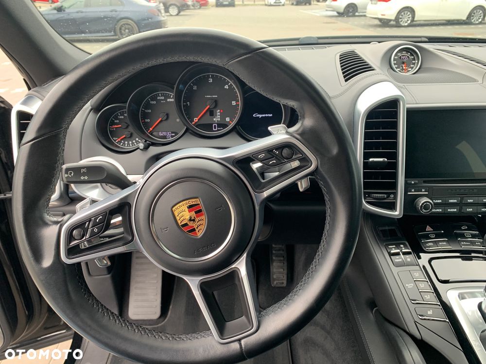 Porsche Cayenne Diesel Platinum Edition - 16