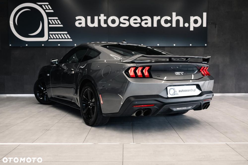 Ford Mustang - 6