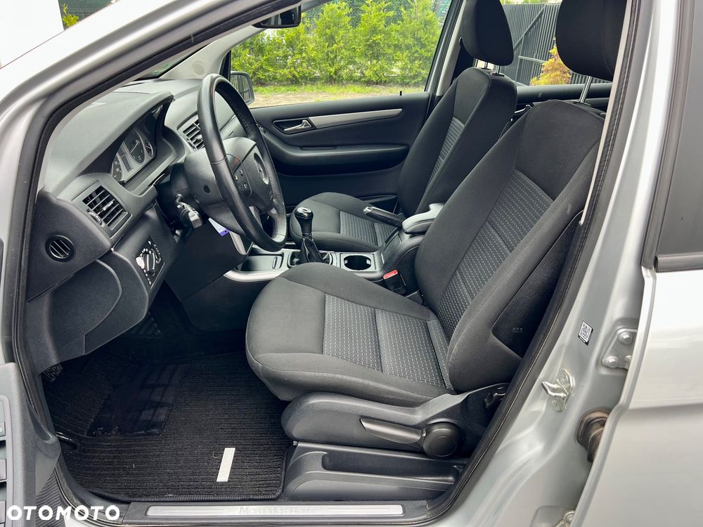 Mercedes-Benz Klasa B 180 BlueEFFICIENCY SPORT EDITION - 14