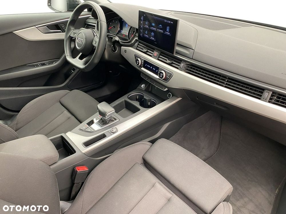 Audi A4 Limousine - 15
