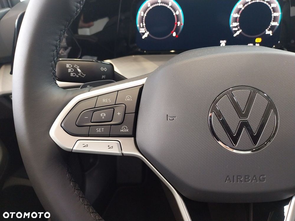 Volkswagen Golf - 8
