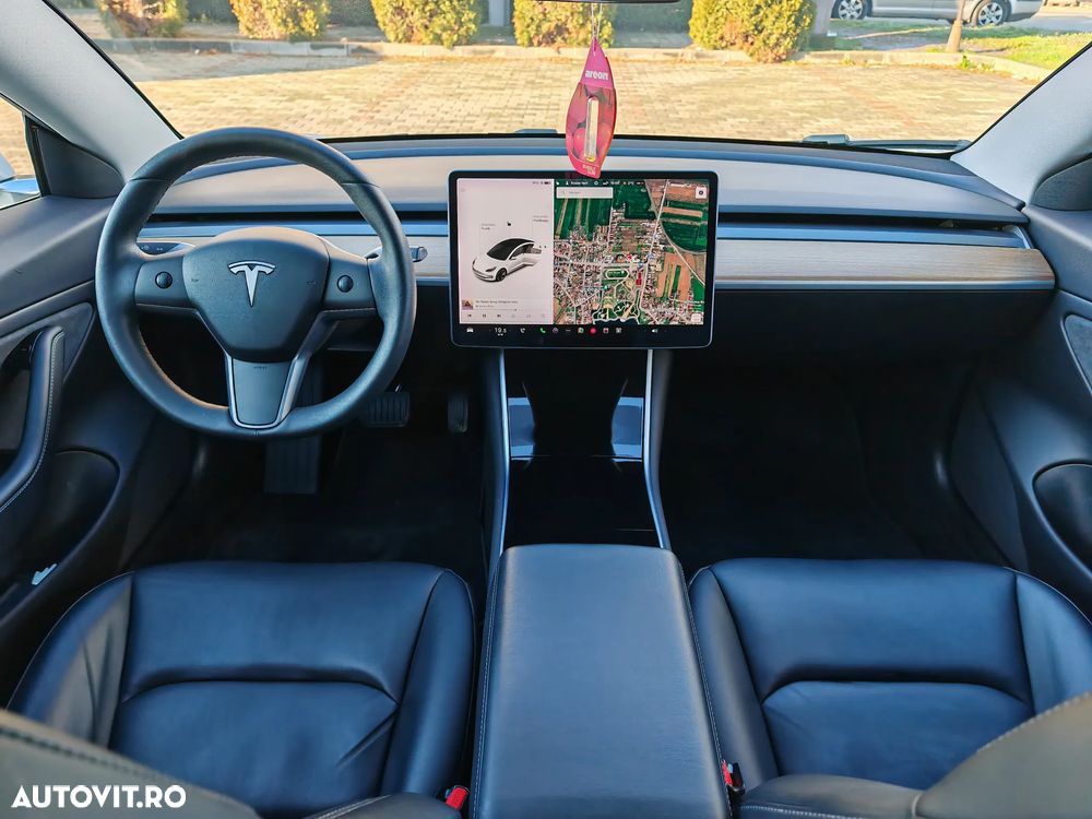 Tesla Model 3 Long Range - 6