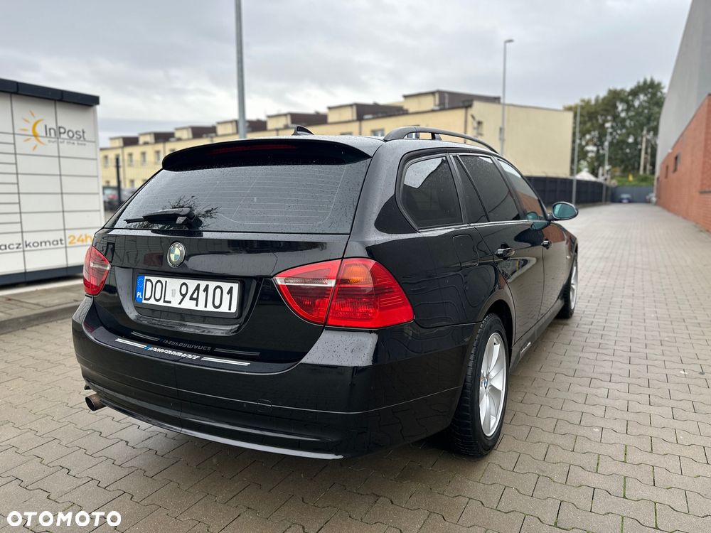 BMW Seria 3 318d - 4
