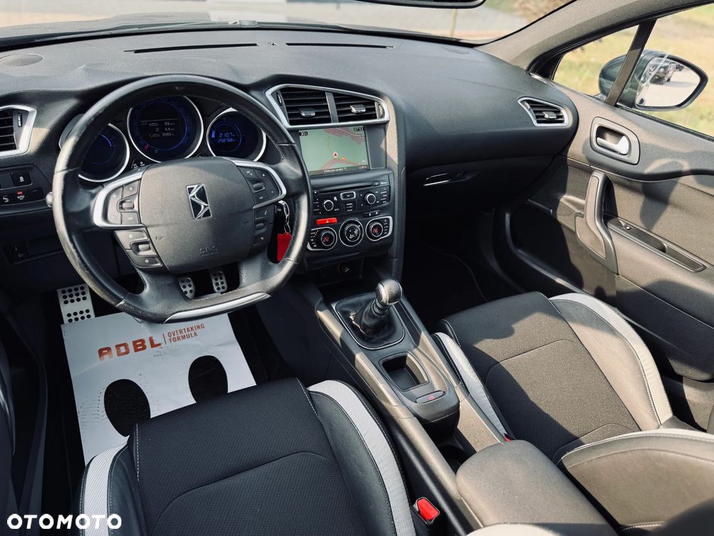 Citroën DS4 HDi 115 SoChic - 25