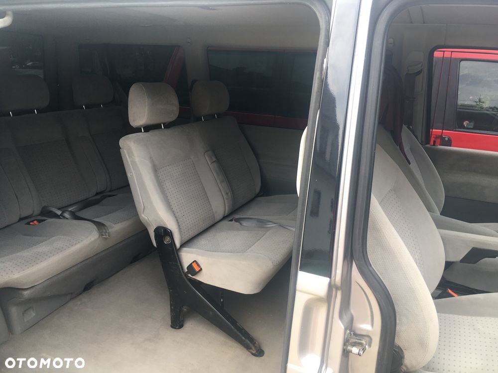 Volkswagen Caravelle - 21