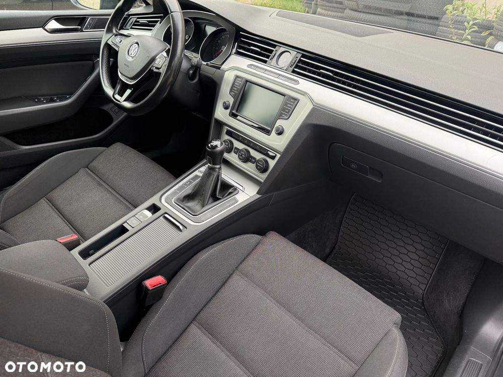 Volkswagen Passat 1.6 TDI (BlueMotion Technology) Comfortline - 9