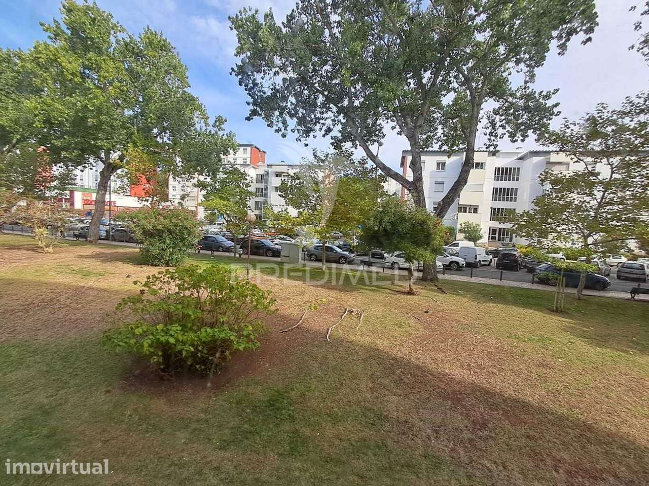 Apartamento T2 Totalmente Remodelado em Oeiras - Grande imagem: 2/27