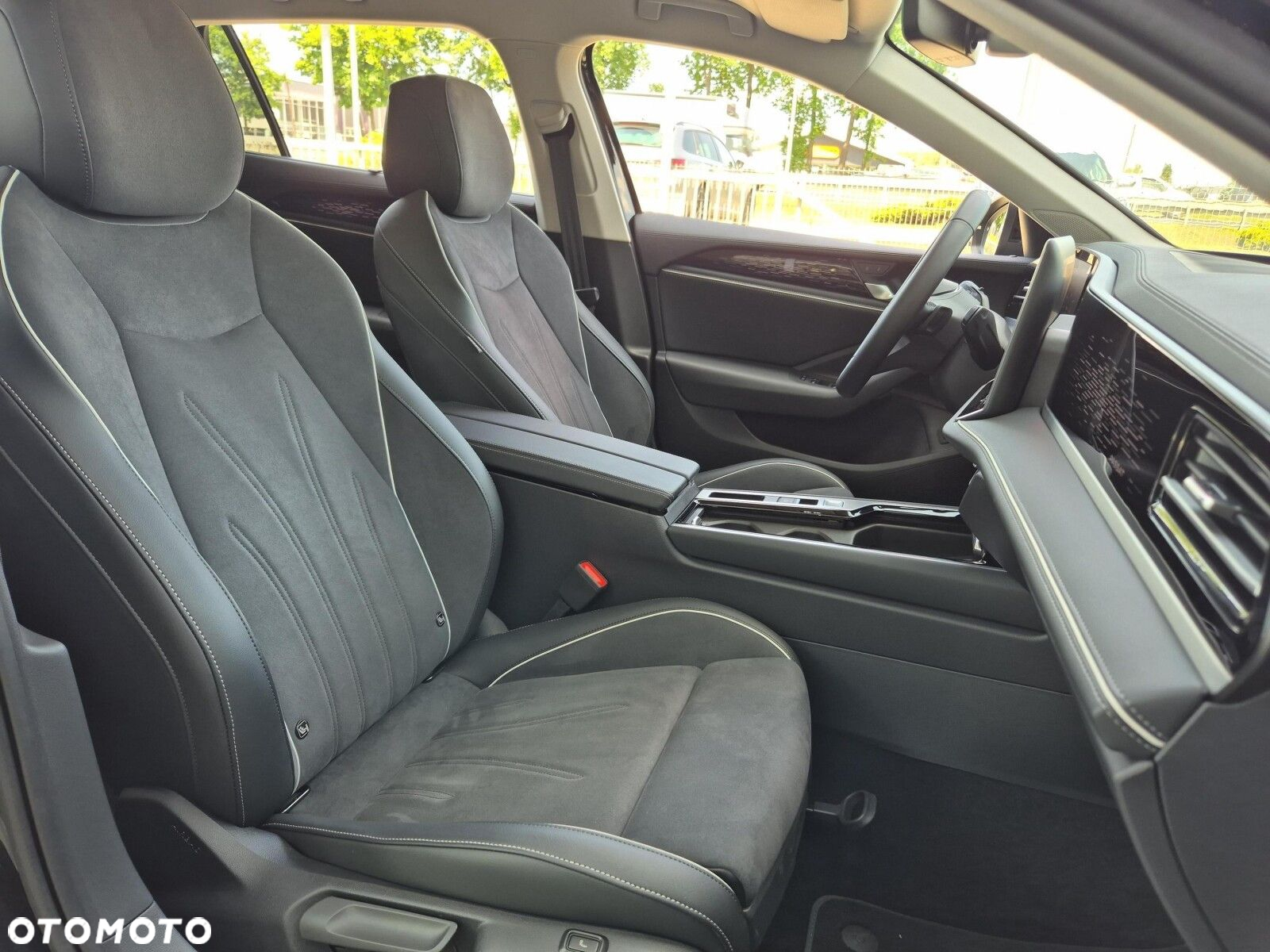 Volkswagen Passat 2.0 TDI EVO Elegance DSG - 13