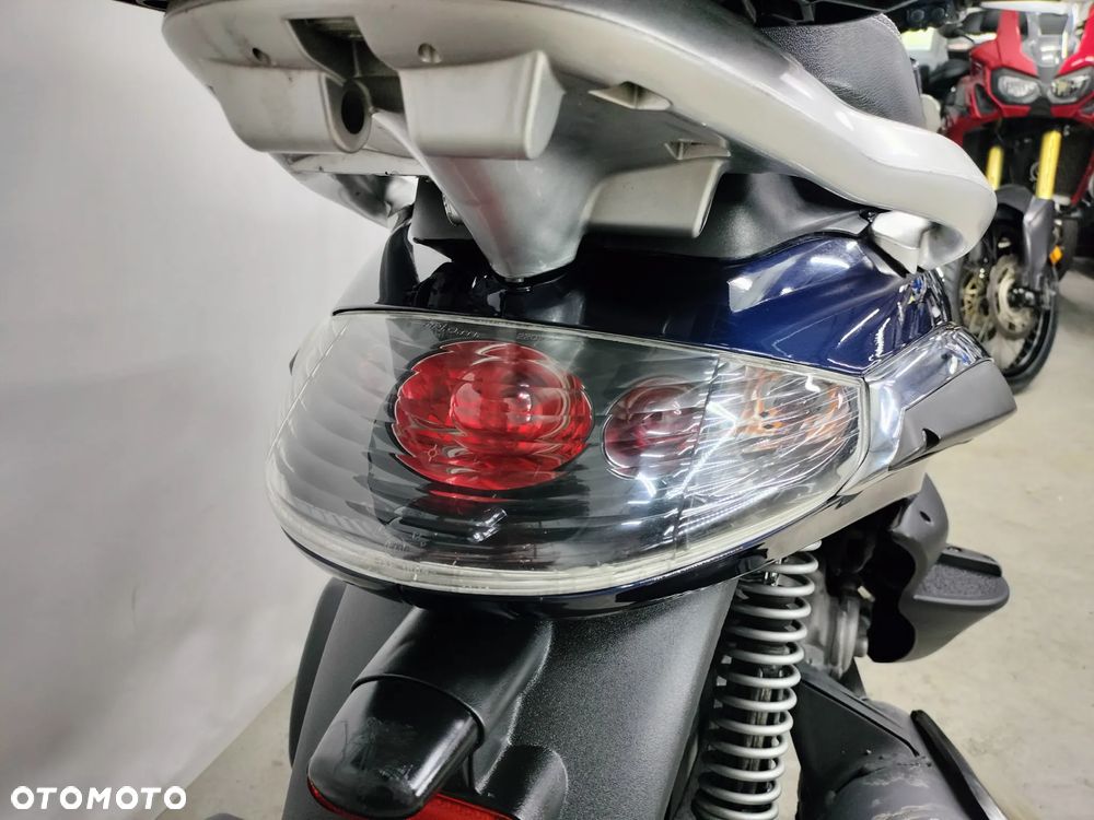 Piaggio Beverly - 12
