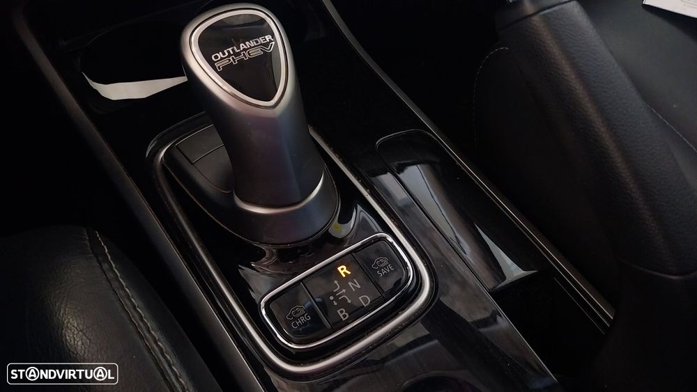Mitsubishi Outlander 2.0 Intense Navi - 10