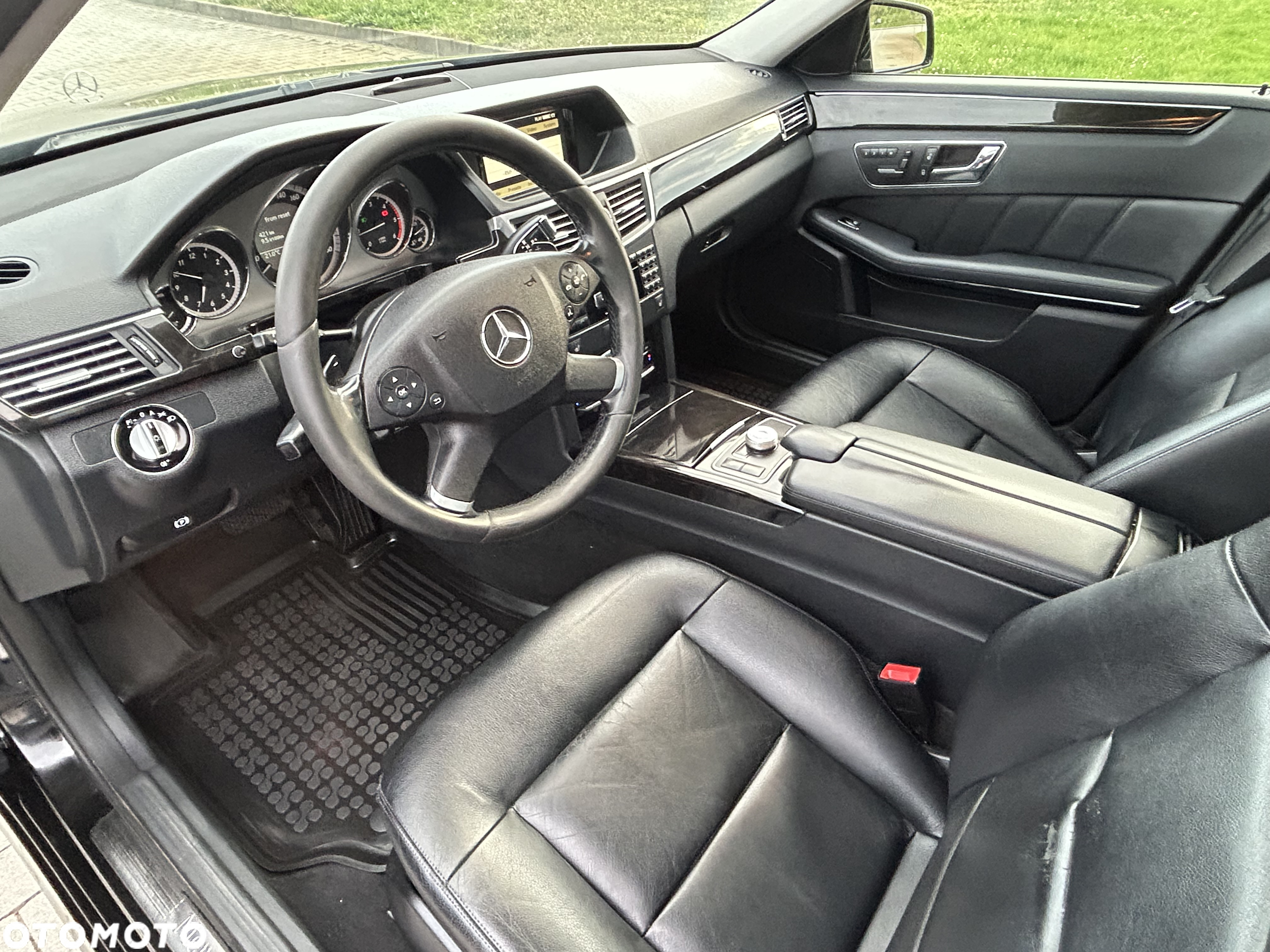 Mercedes-Benz Klasa E 350 CDI BlueEff Avantgarde - 25