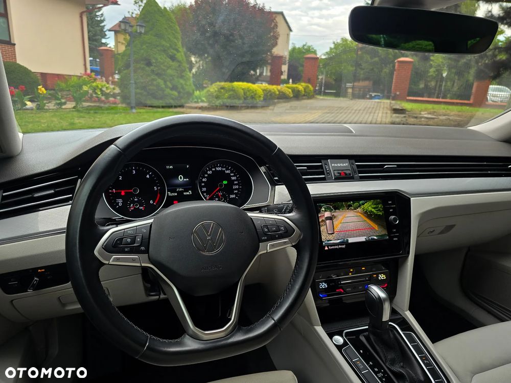 Volkswagen Passat Variant 2.0 TDI EVO Elegance DSG - 18