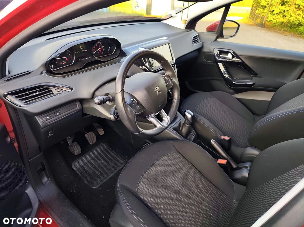 Peugeot 208 PureTech 82 Start & Stop Allure - 10
