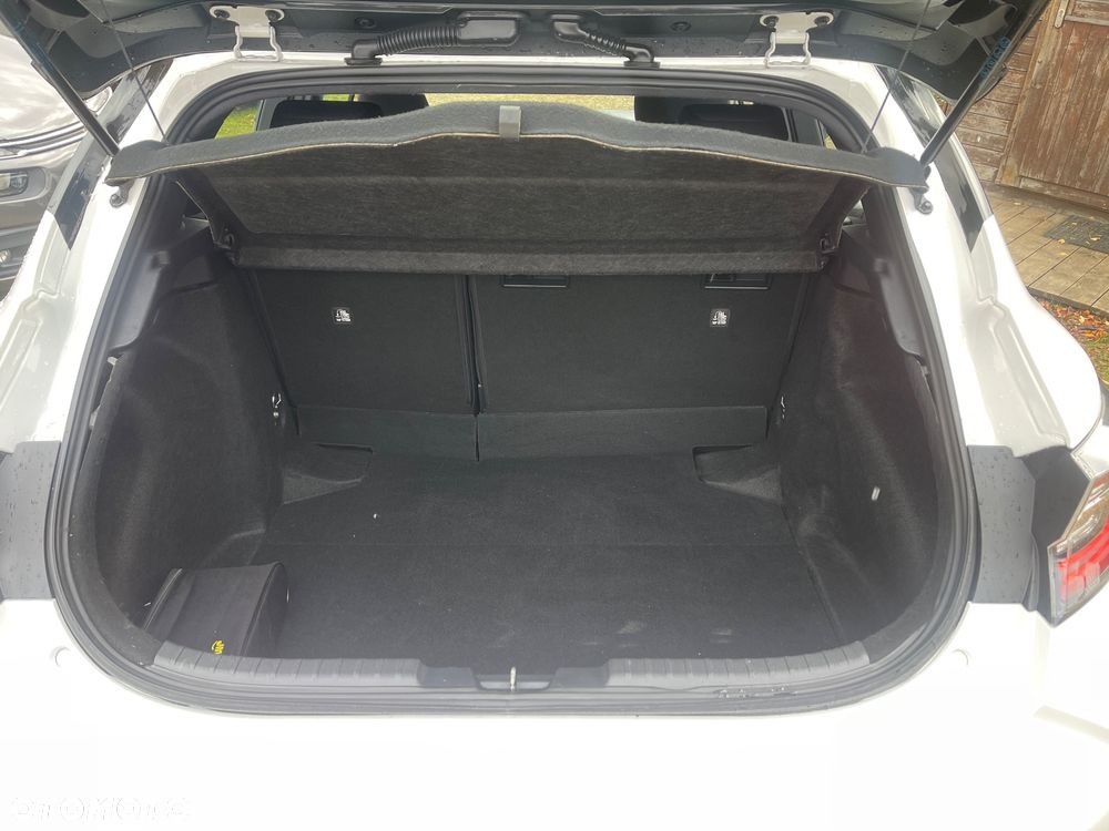 Toyota Corolla 1.8 Hybrid Comfort - 28