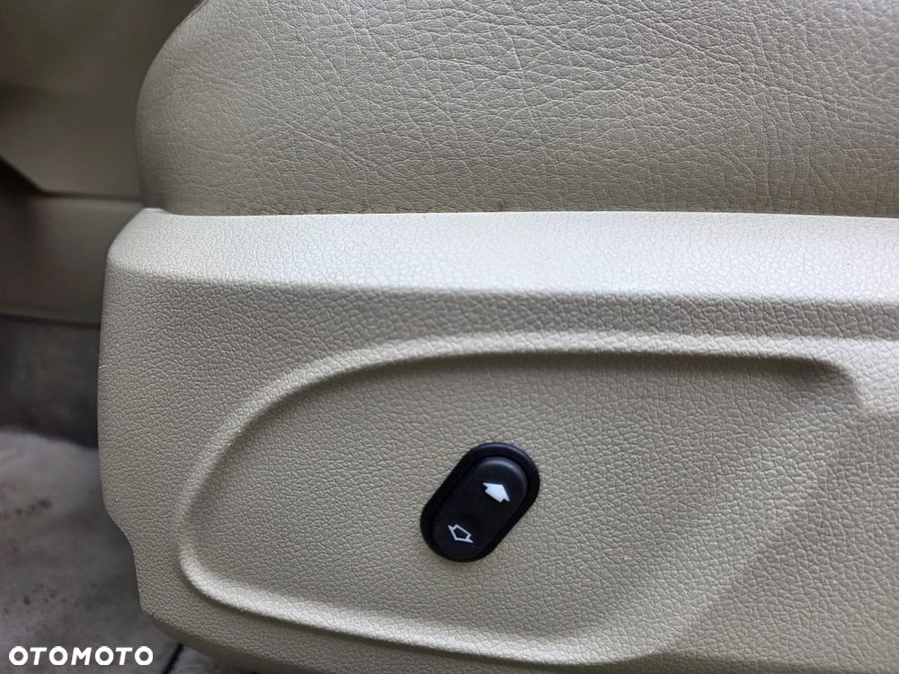 Ford Focus 2.0 16V Titanium - 24