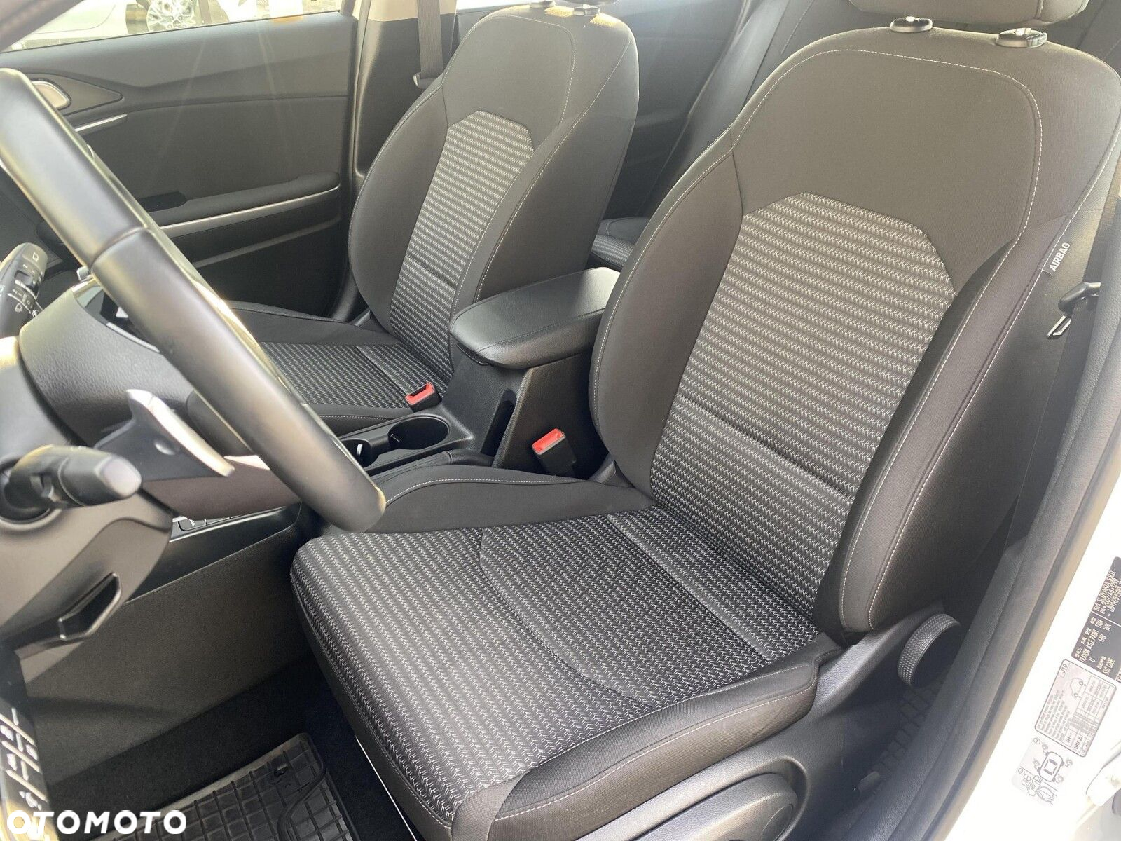 Kia Ceed - 9
