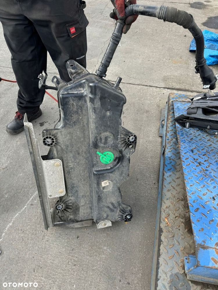 Jumper Boxer 2,2 E6 19-21 zbiornik ADBLUE 4099029AE - 4