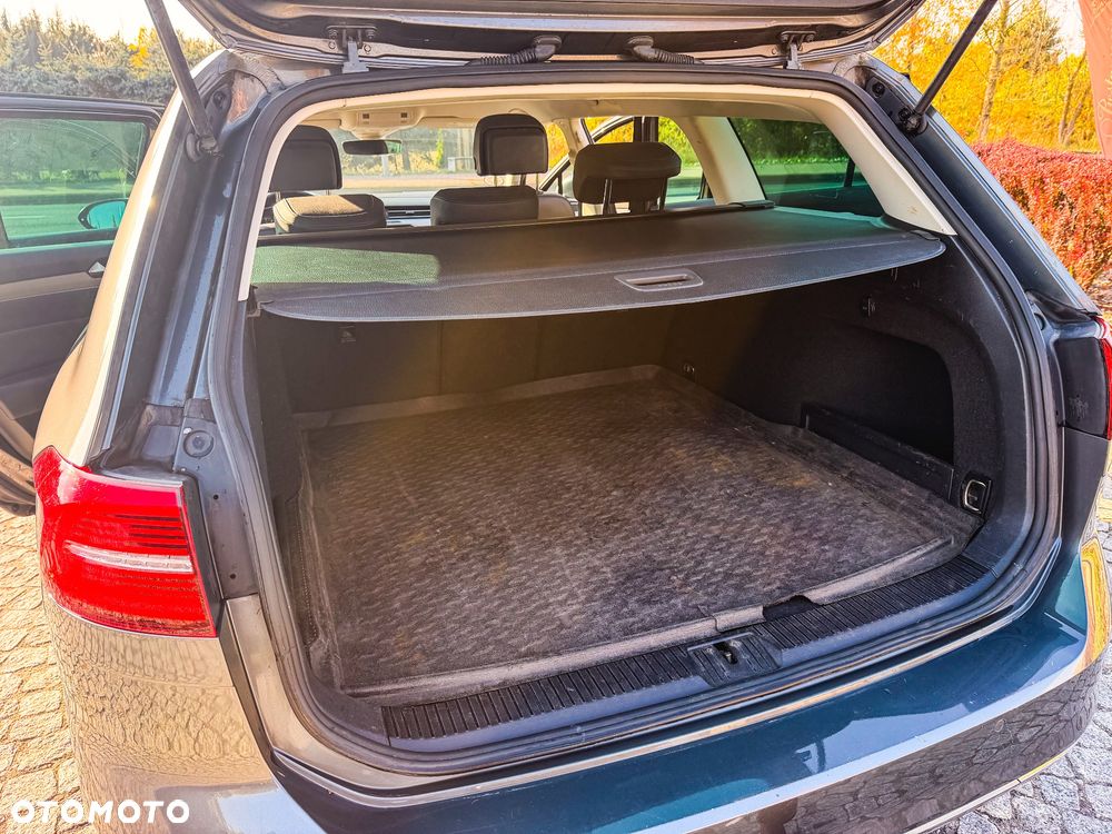 Volkswagen Passat 2.0 TDI SCR DSG Highline - 29