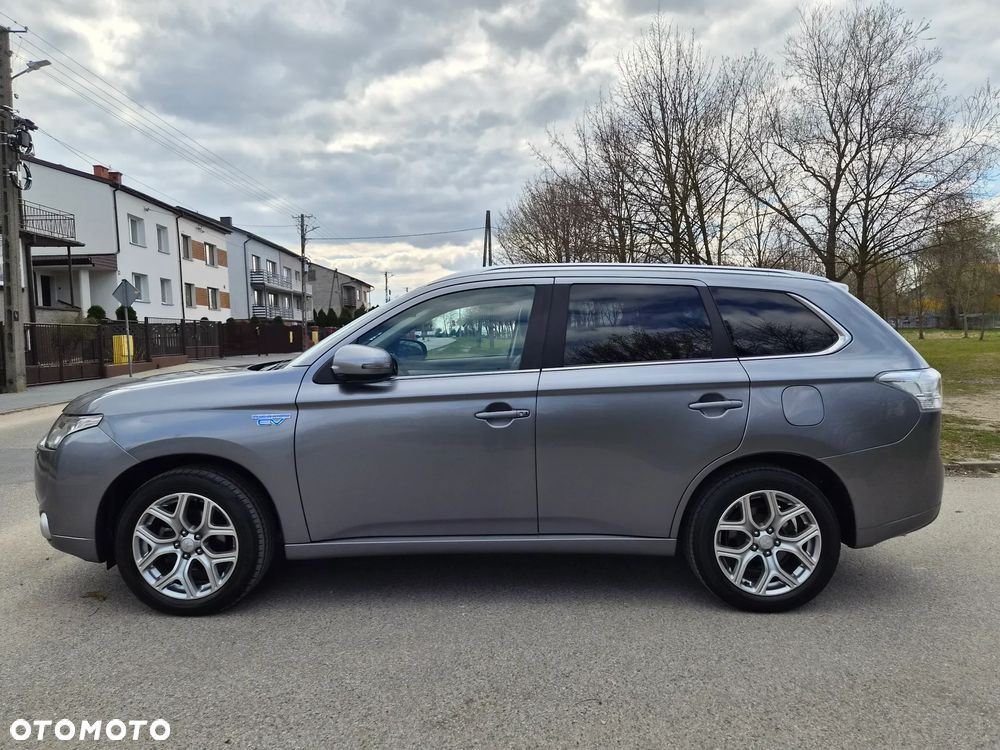 Mitsubishi Outlander - 9